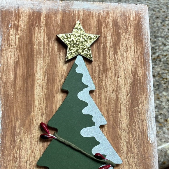 Christmas wood rustic tree sign decoration - Picture 2 of 6